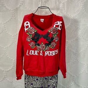 1928 Red Disney mickey and Minnie v neck sweater size S
